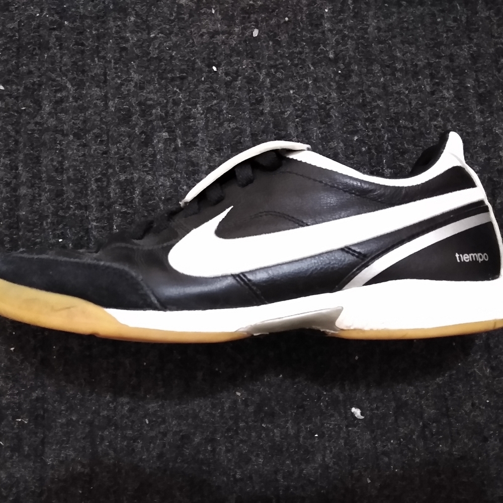 Nike Tempo Men's Size 9US